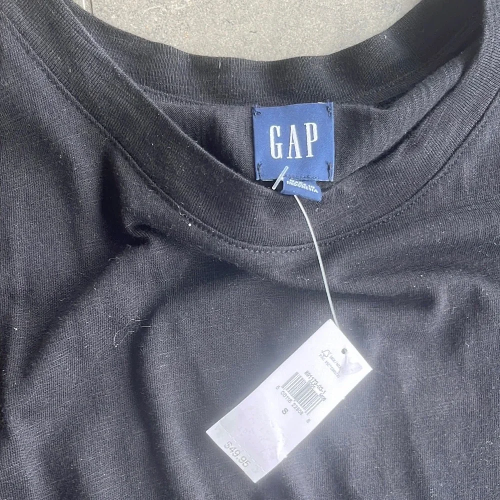 gap shirt